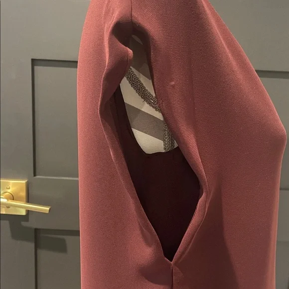 🔥🔥🔥Winter Clearance Price!!!
Vince Burgundy V-Neck Dress - Picture 8 of 9